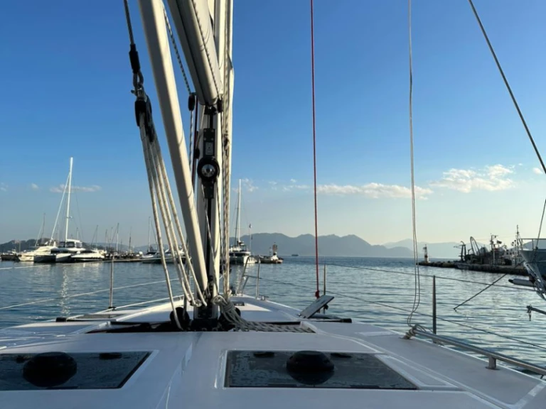 Sailboat for rent Alimos at the best price