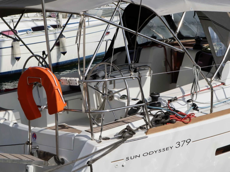 Sailboat rental in Alimos - Jeanneau Sun Odyssey 379