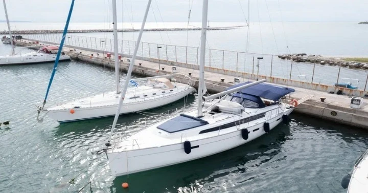 Boat rental Bavaria Bavaria Cruiser 46 /4cab in Volos on Samboat