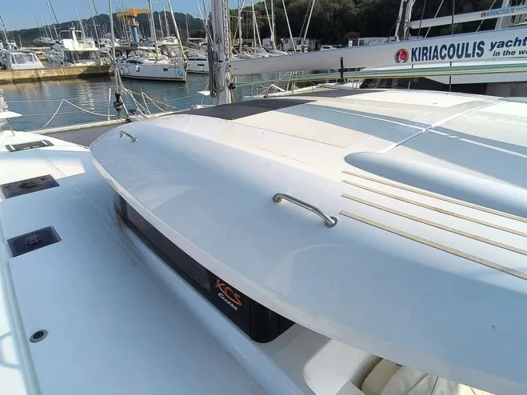 Catamaran rental in Pula - Excess Excess 11 (Cat)/6 cab