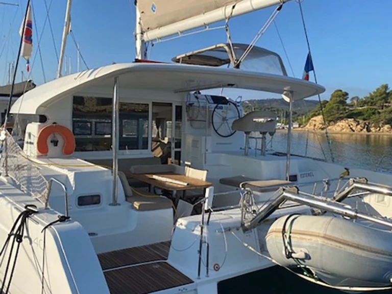 Catamaran for rent Bormes-les-Mimosas at the best price