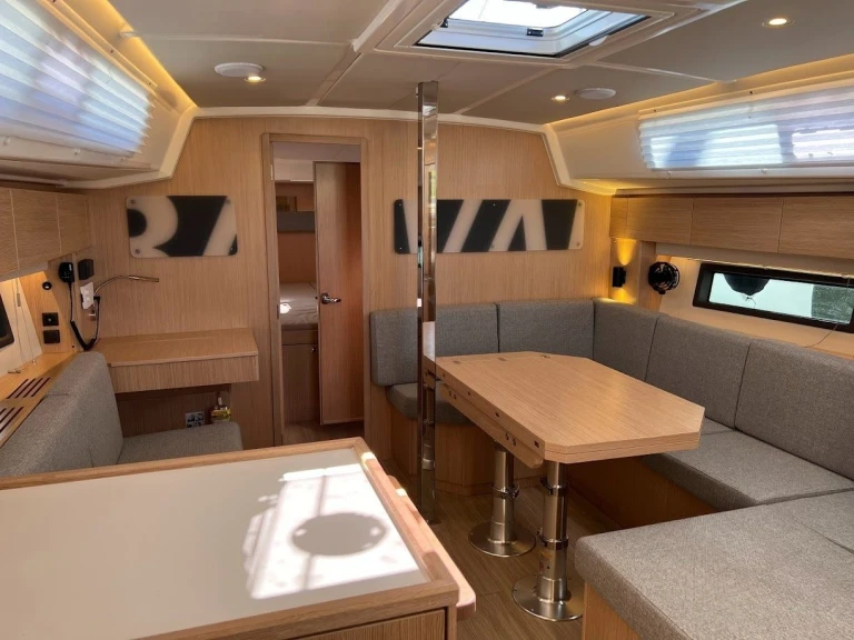Bavaria Bavaria C42 /3cab in Gouvia on SamBoat