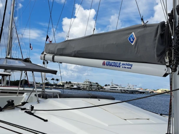 Catamaran rental in Propriano - Fountaine Pajot Astréa 42 Quatuor CAT/6 cab