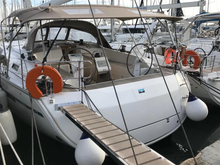 Bareboat Rental Sailboat Bavaria with a boat licence
