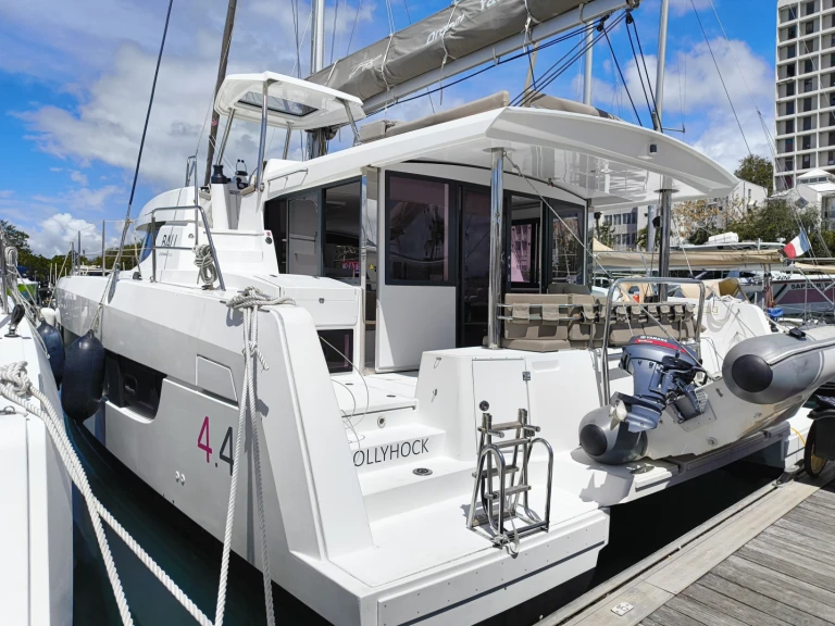 Yacht charter Bas du Fort cheap Bali 4.4