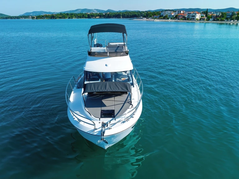 Boat rental Bénéteau Antares 11 FLY in Biograd na Moru on Samboat