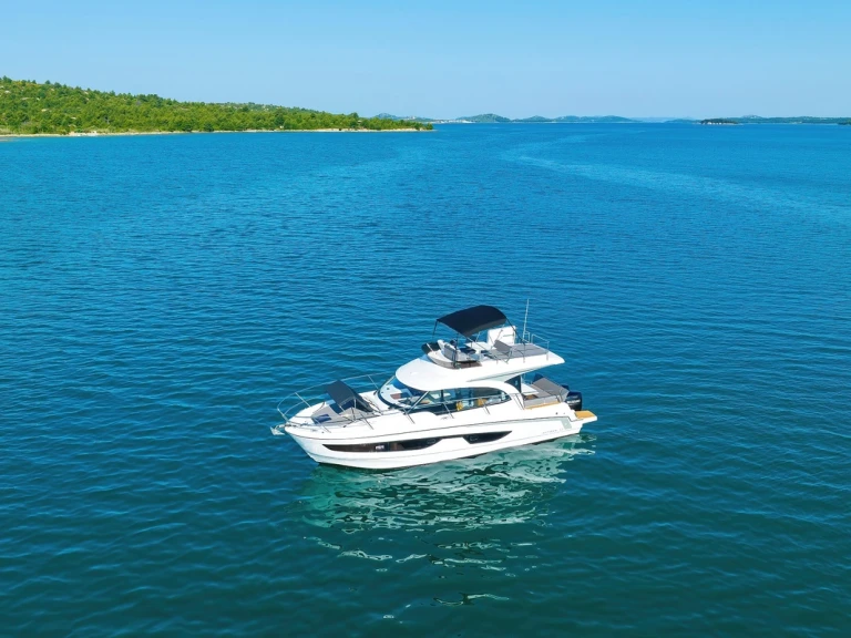 Motorboat rental with or without captain Bénéteau Biograd na Moru