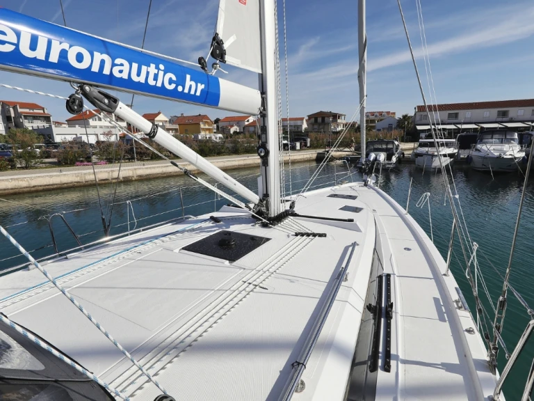 Bavaria Bavaria C42 in Biograd na Moru on SamBoat