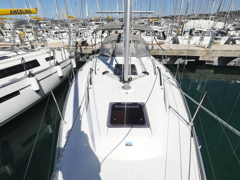 Sailboat rental in Biograd na Moru - Bavaria Cruiser 34