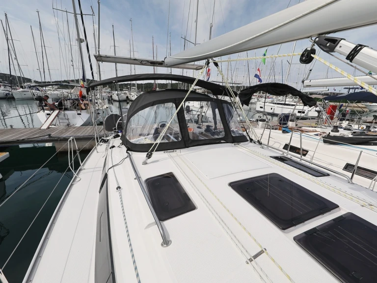 Boat rental Bavaria Cruiser 37 in Biograd na Moru on Samboat