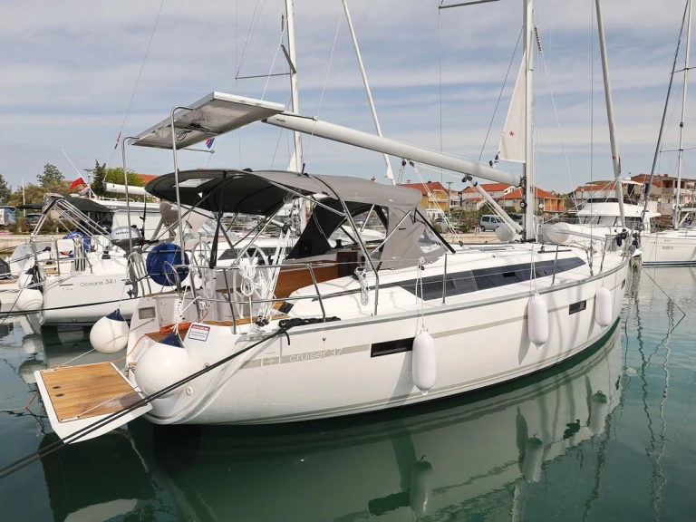 Yacht charter Biograd na Moru cheap Cruiser 37