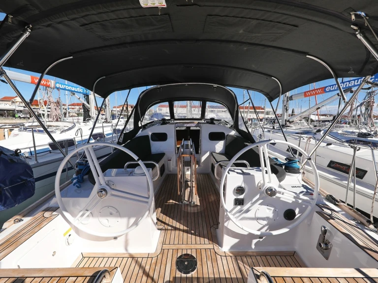 Elan Impression 40.1 in Biograd na Moru on SamBoat