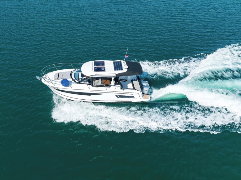 Motorboat for rent Biograd na Moru at the best price