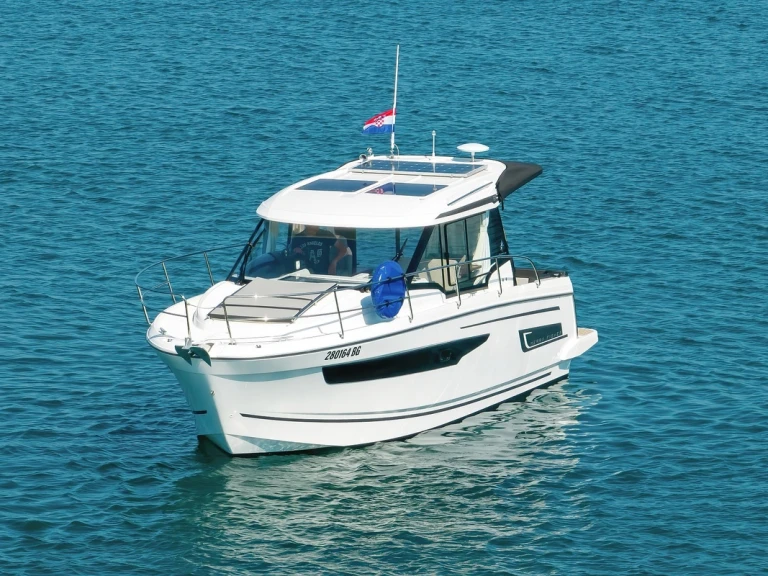 Jeanneau Merry Fisher 895 in Biograd na Moru on SamBoat