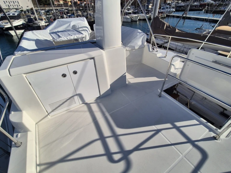 Luxury Yacht rental with or without captain Bénéteau Biograd na Moru