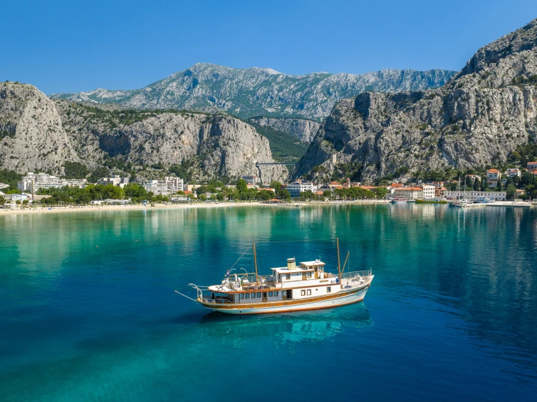 Luxury Yacht rental with or without captain Custom Made Split
