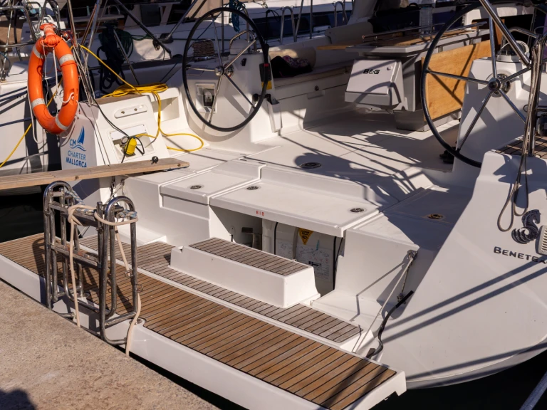 Bareboat Rental Sailboat Bénéteau with a boat licence