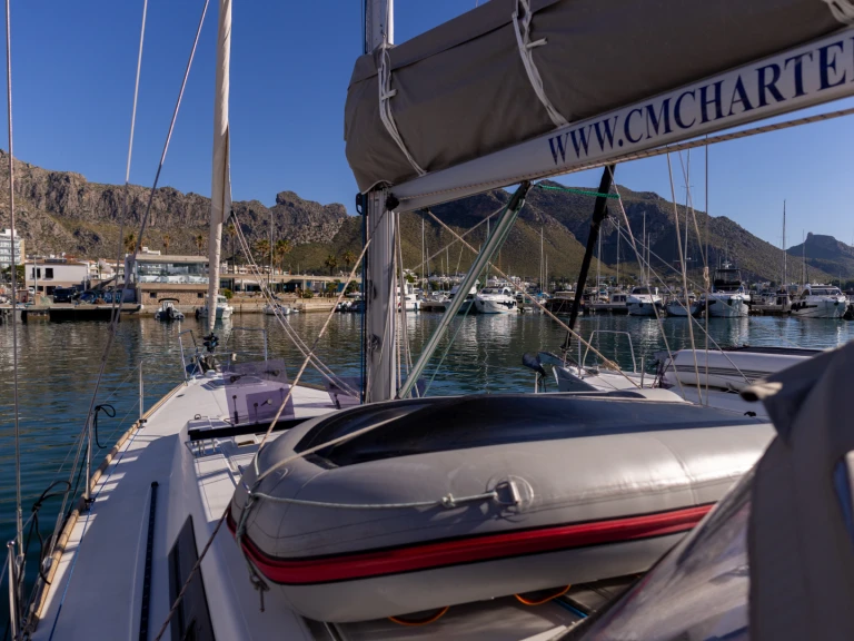 Bénéteau Oceanis 45 charter bareboat or captained in  Port de Pollença