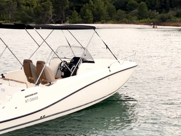 Yacht charter Marseille cheap Activ 675 Open