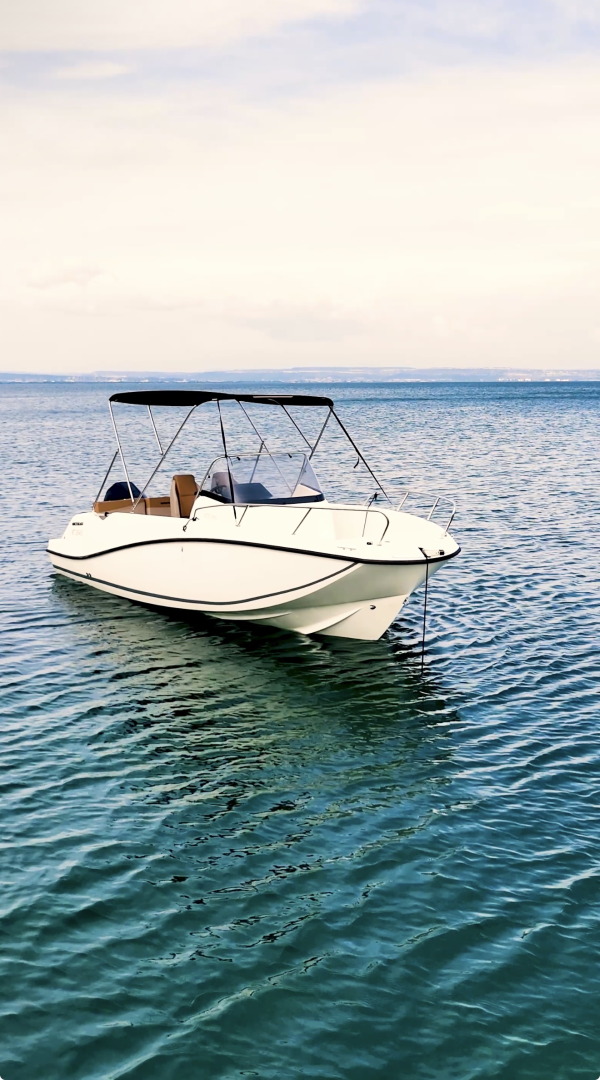 Rent a Quicksilver Activ 675 Open Marseille