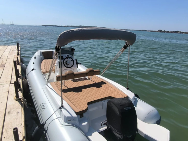 RIB for rent Porto Siracusa at the best price
