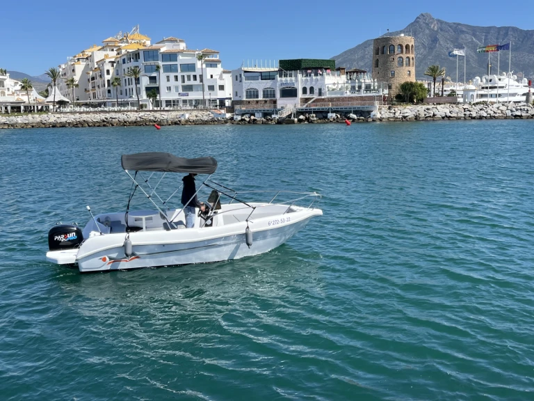 Bareboat Rental Motorboat voraz with a boat licence