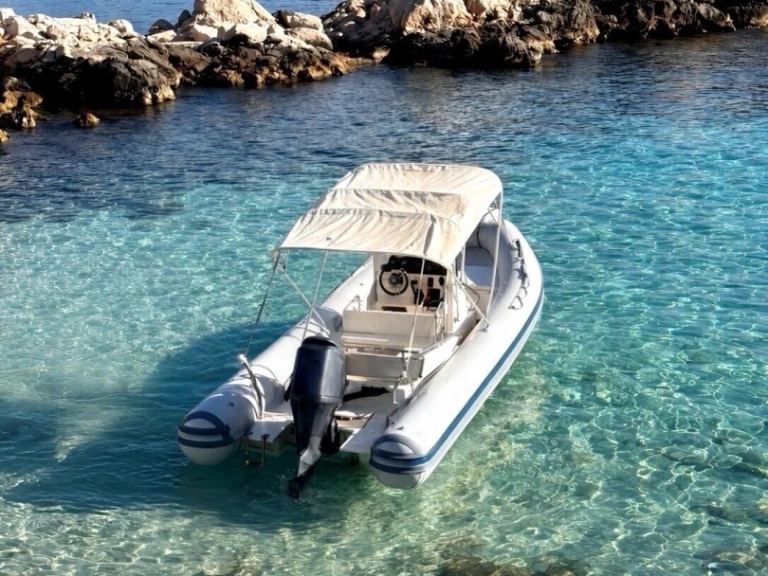 RIB for rent Saint-Cyr-sur-Mer at the best price
