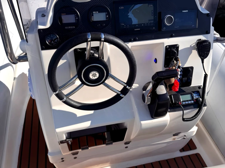 Yacht charter Bormes-les-Mimosas cheap 7 m