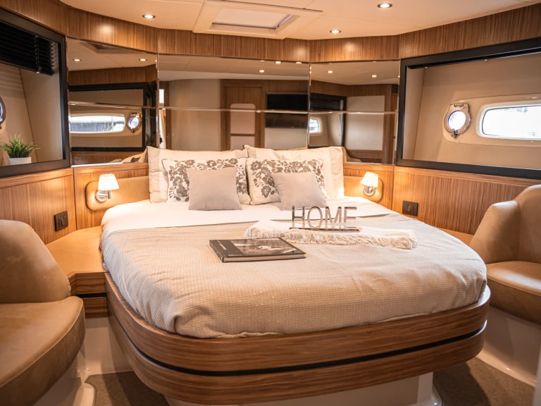 Motorboat for rent Naples at the best price