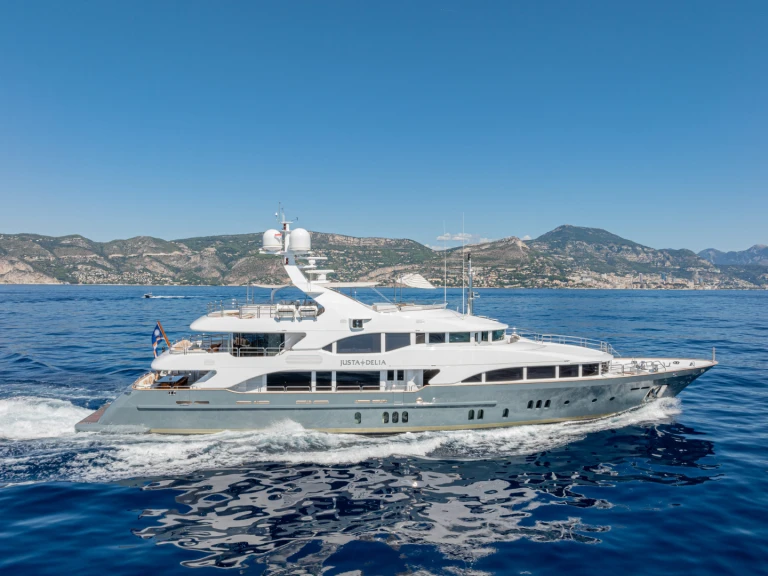 Bareboat Rental Luxury Yacht Benetti with a boat licence