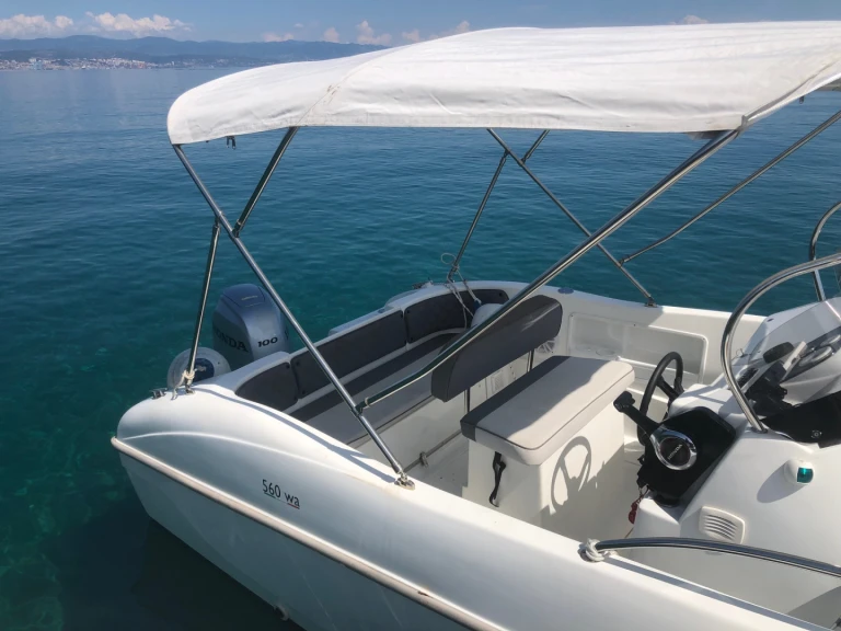 Bareboat Rental Motorboat Saver with a boat licence