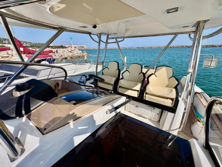 Luxury Yacht rental in Sète - Sessa Marine Key Largo 36