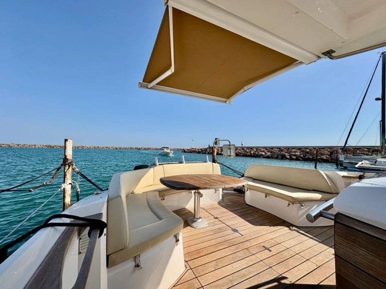 Boat rental Sessa Marine Key Largo 36 in Sète on Samboat
