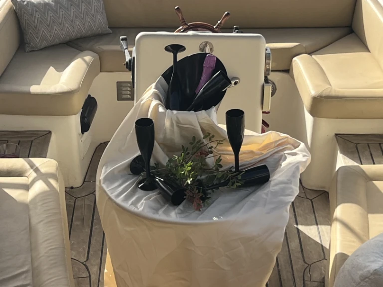 Motorboat rental with or without captain A HELLAS Faliraki