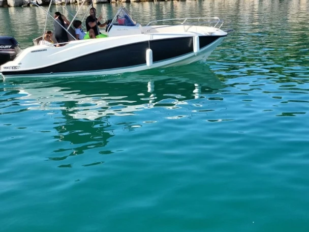 Yacht charter Marseille cheap Activ 605 Open