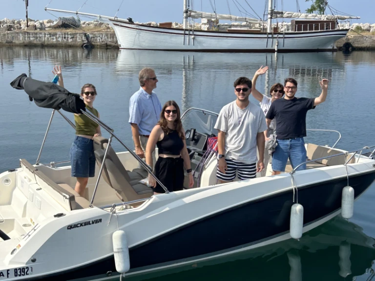 Motorboat rental in Marseille - Quicksilver Activ 605 Open