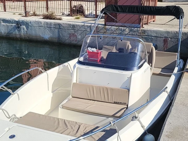 Motorboat rental with or without captain Quicksilver Marseille