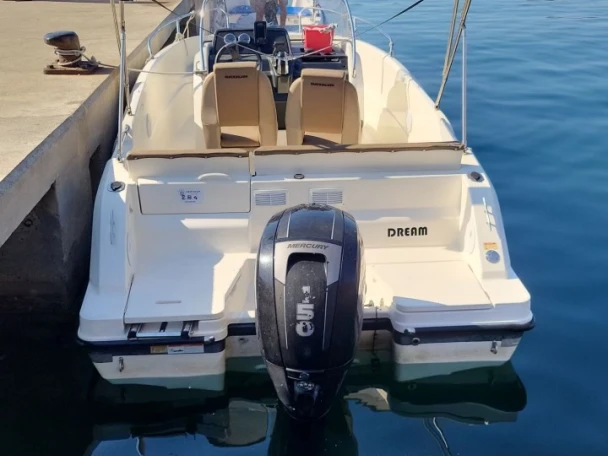 Boat rental Quicksilver Activ 605 Open in Marseille on Samboat