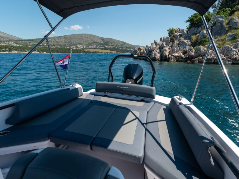 Yacht charter Trogir cheap 22 Spyder