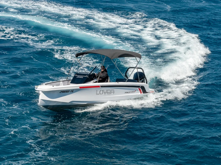 Yacht charter Split cheap 22 Spyder