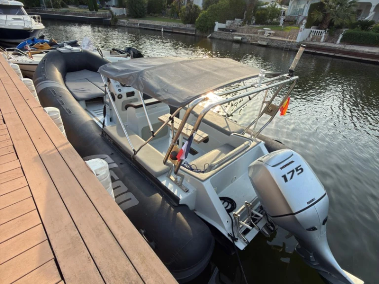 Alson Flash in Empuriabrava on SamBoat