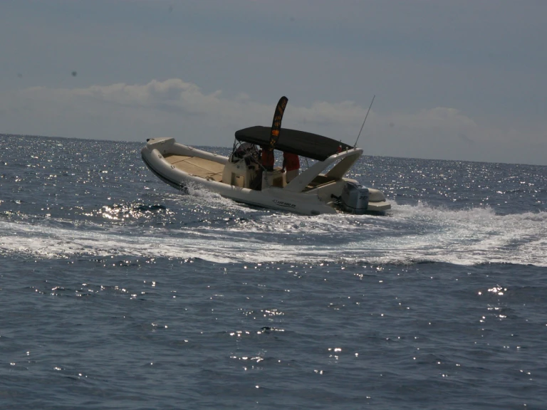 Rent a Nautica Led Nautica Led 680 Sanremo