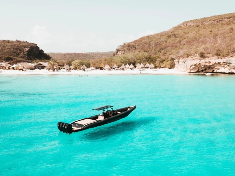 RIB for rent Baie de Figari at the best price