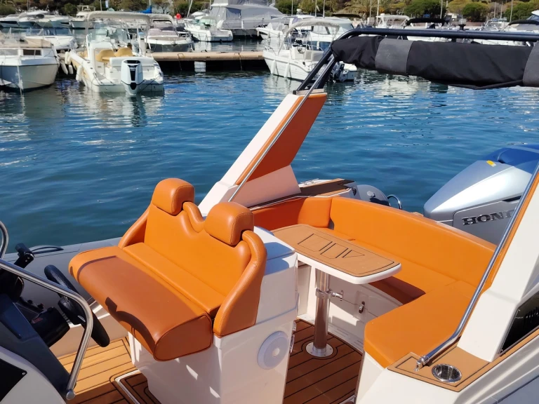 Yacht charter France cheap 750 TL