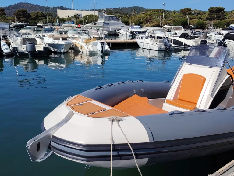 Boat rental Tiger 750 TL in France on Samboat