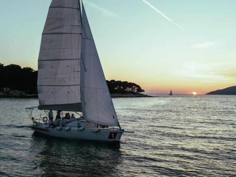 Yacht charter Hvar cheap Jod 35