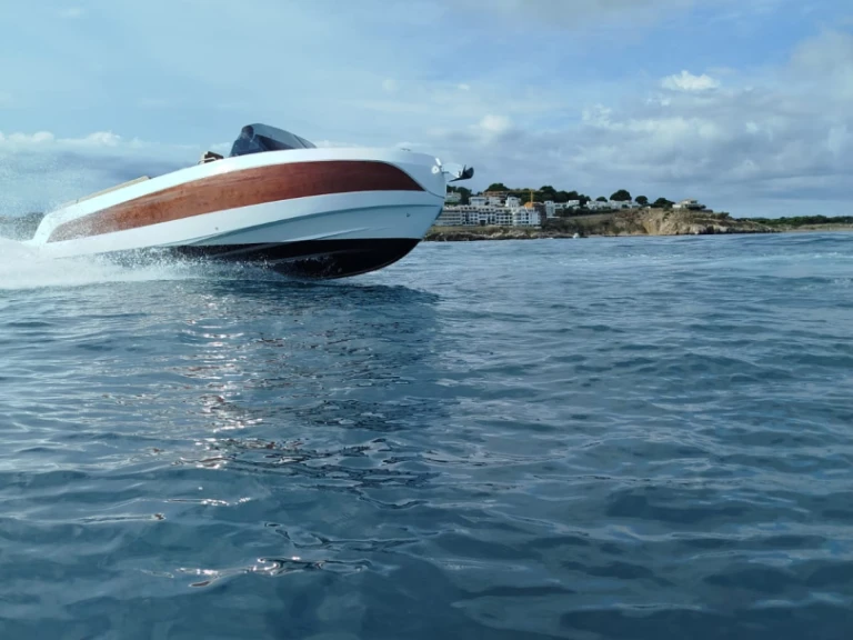 Motorboat rental with or without captain Zephyr Llançà