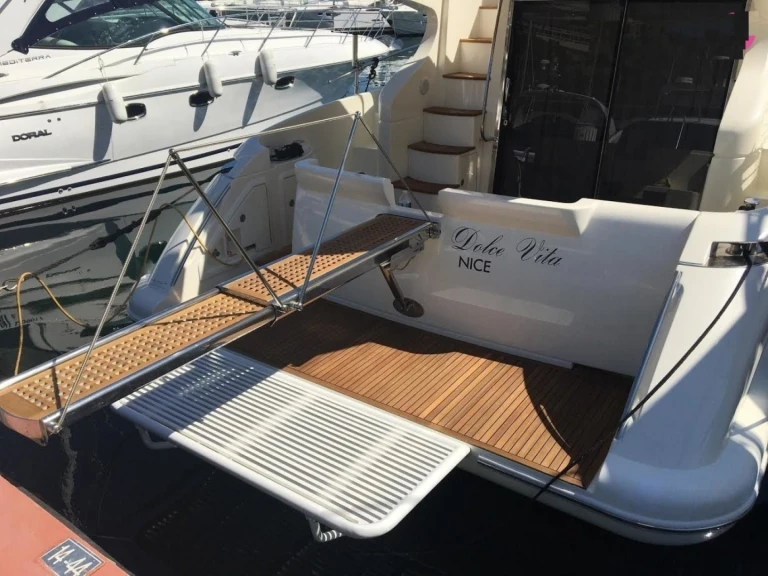 Motorboat rental in Mandelieu-la-Napoule - Azimut Azimut 43 Fly