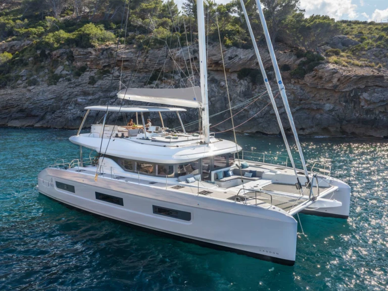 Catamaran rental with or without captain Lagoon Nisida