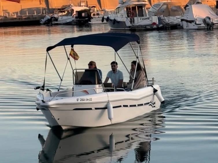 Motorboat for rent Puerto Banús at the best price